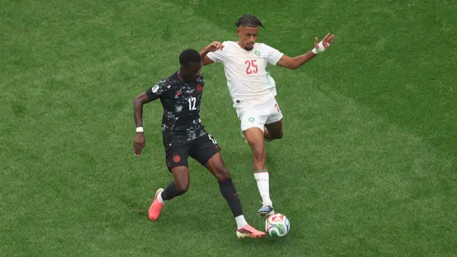 Tani Oluwaseyi competes for the ball