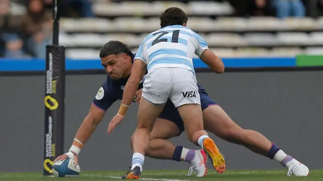 Sione Tuipulotu scores for Scotland