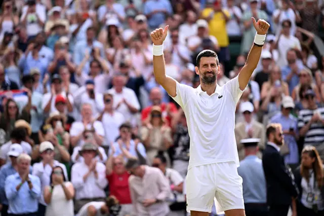 Djokovic gives thumbs up to Centre Court crowd