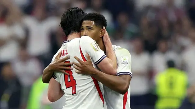 Jude Bellingham #10 of England celebrates scoring his team's first goal with Declan Rice #4 during the FIFA World Cup 2026 Round of 16 match between Mexico and England at Mexico City Stadium on July 05, 2026 in Mexico City, Mexico