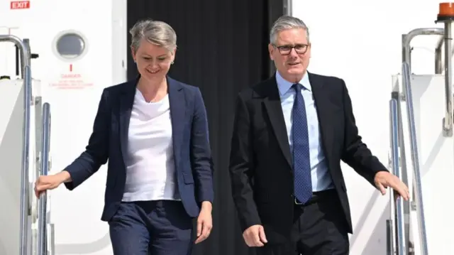 Starmer arriving in Turkey earlier with Foreign Secretary Yvette Cooper