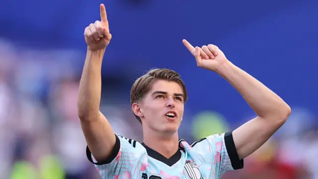 Charles De Ketelaere #17 of Belgium applauds fans after the 4-1 victory during the FIFA World Cup 2026 Round of 16 match between USA and Belgium at Seattle Stadium on July 06, 2026 in Seattle, Washington.