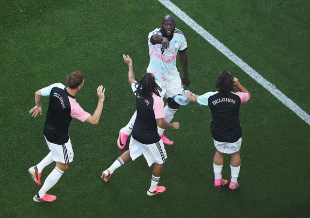 Romelu Lukaku #9 of Belgium celebrates with teammates