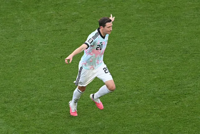 Hans Vanaken #20 of Belgium celebrates