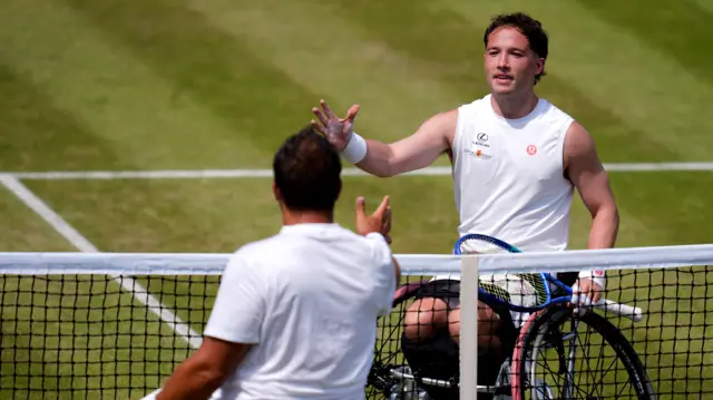 Alfie Hewett shakes hands with Tom Egberink