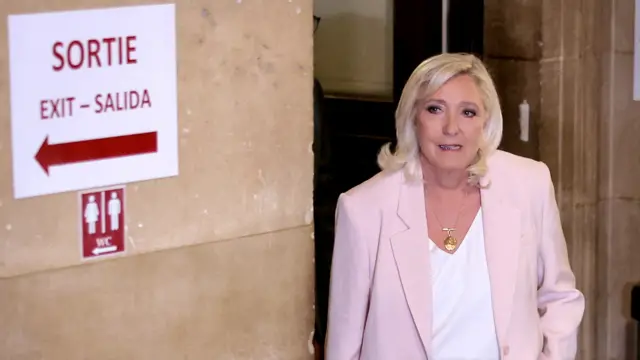 Le Pen arrives at Court of Appeal