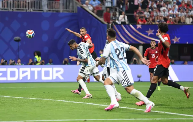 Cristian Romero scores