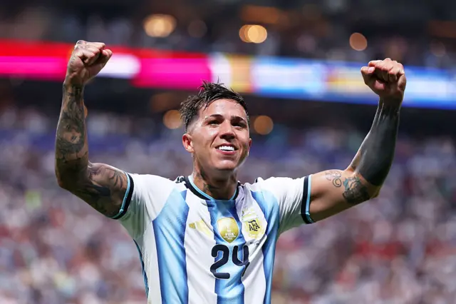 Enzo Fernandez scores