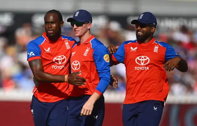Jofra Archer celebrates a wicket