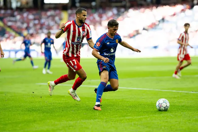 Shea Lacey on the ball