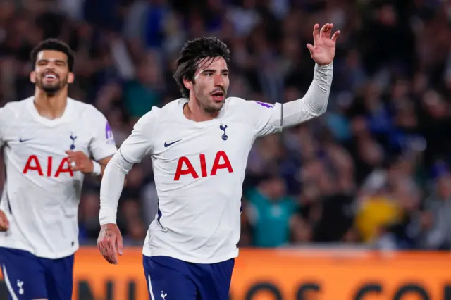 Sandro Tonali celebrates