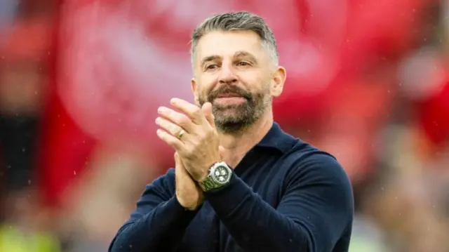 Aberdeen manager Stephen Robinson