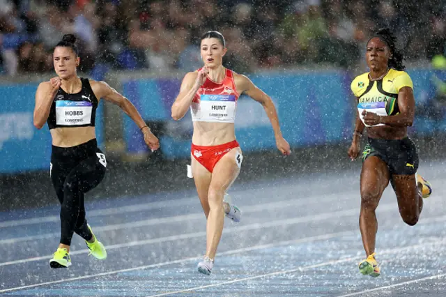 Amy Hunt competes at the Commonwealth Games