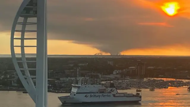 Smoke seen in Portsmouth from fire near Ringwood