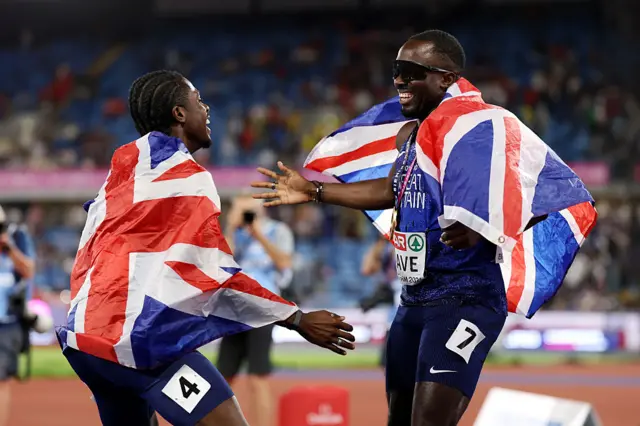 Azu and Glave celebrate