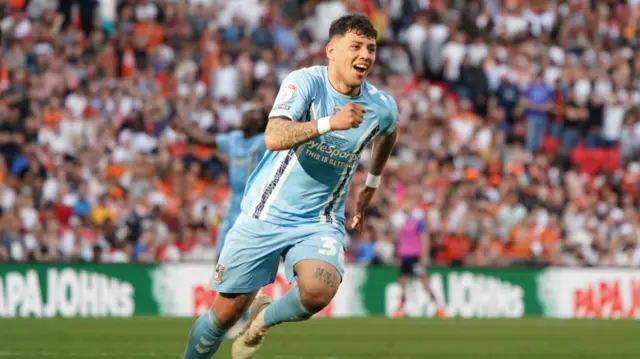 Coventry City's Gustavo Hamer celebrates