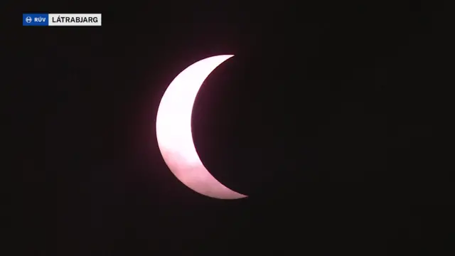 Eclipse well under way - the Sun is shining bright at a crescent