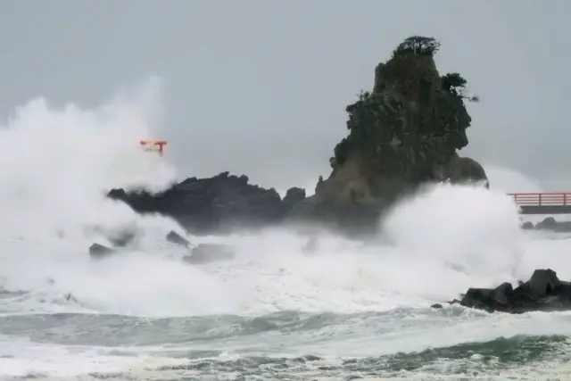 High waves in Iwaki, Fukushima prefecture