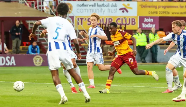 MOTHERWELL 2-0 HJK (agg 3-1)