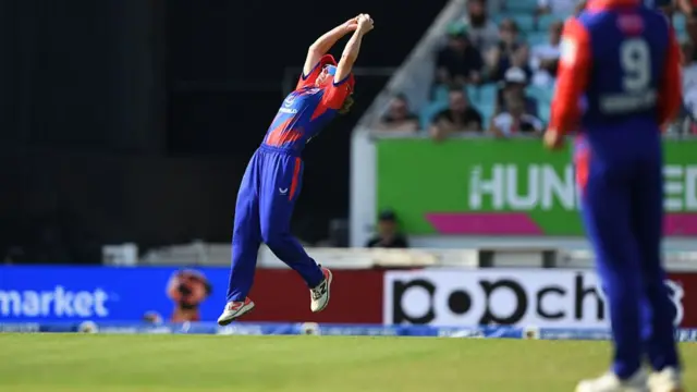 Sophie Molineux takes a catch