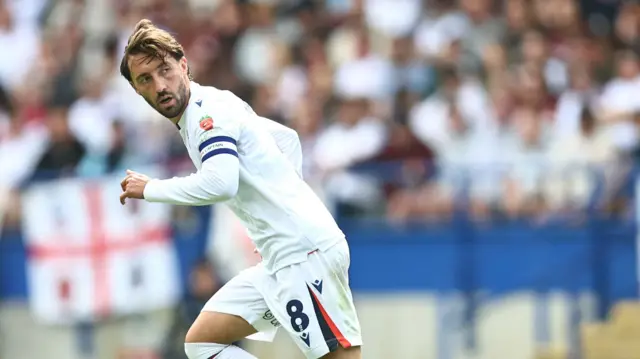 Josh Sheehan in action for Bolton Wanderers