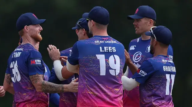 Durham celebrate David Bedingham's catch
