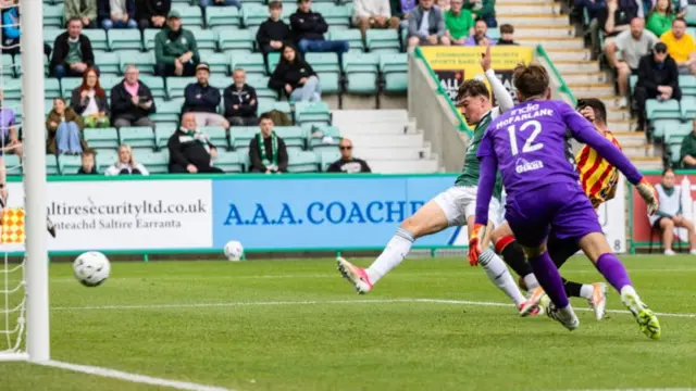 Owen Elding scores for Hibs