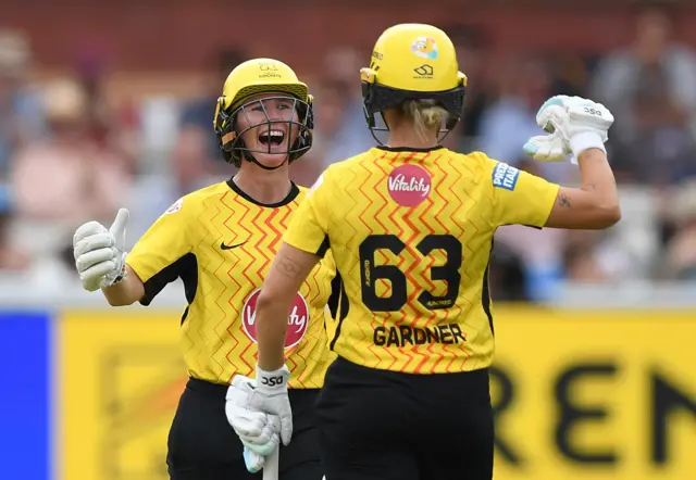 Beth Mooney and Ash Gardner