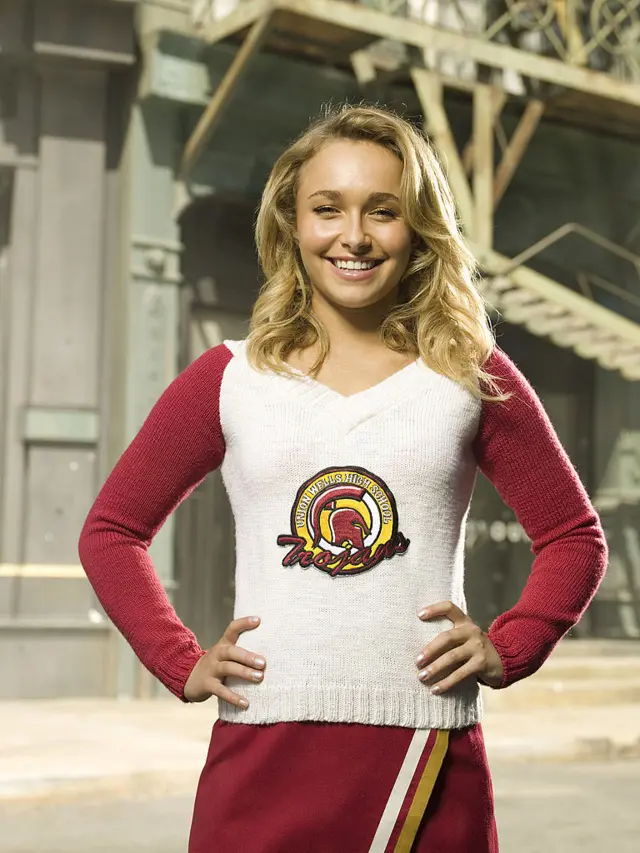 Hayden Panettiere as Claire Bennet