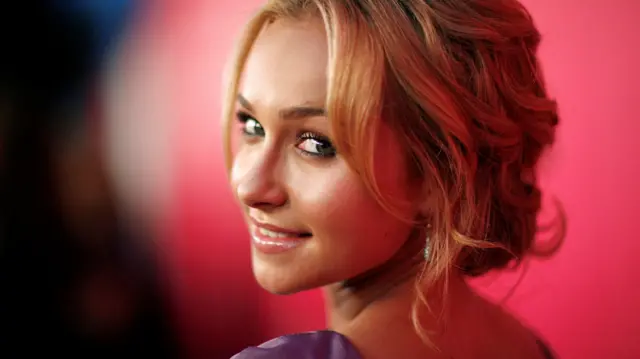 Hayden Panettiere poses at the 6th Annual Hollywood Style awards at the Armand Hammer museum in Los Angeles, California, U.S., October 11, 2009