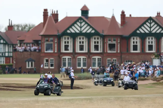 Players on the buggies