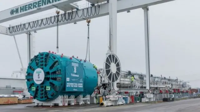 Turquoise cylindrical machine