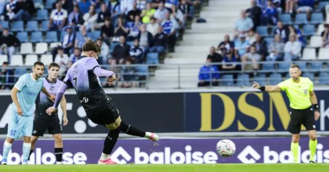 Owen Elding misses his spot kick