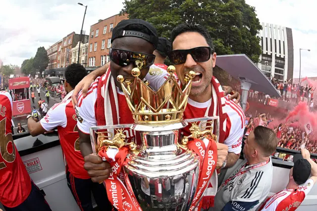 Bukayo Saka, Mikel Arteta and the Premier League trophy
