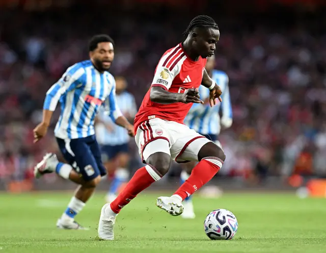 Bukayo Saka of Arsenal runs with the ball during the Premier League 2026/27 match between Arsenal FC and Coventry City at Emirates Stadium.