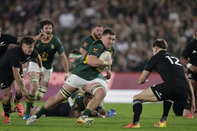 Jasper Wiese carries