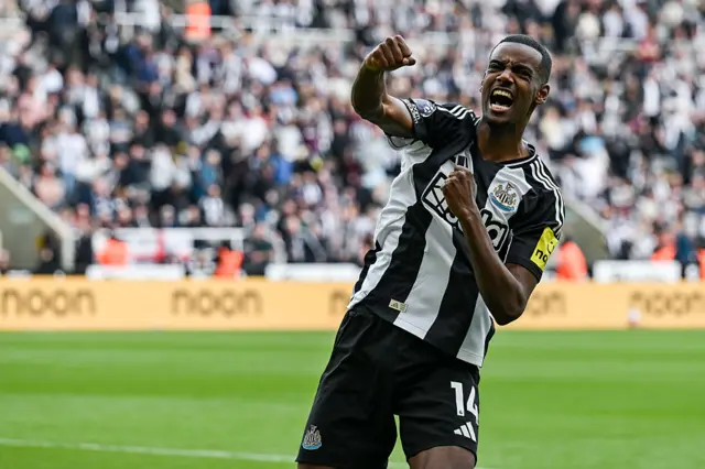 Alexander Isak celebrating for Newcastle