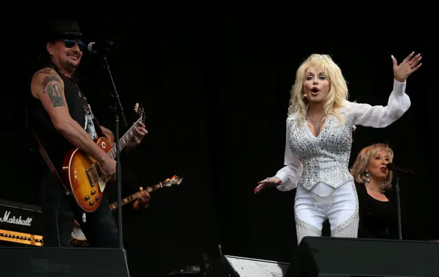 Dolly Parton performs with Richie Sambora from Bon Jovi on Day 3 of the Glastonbury Festival at Worthy Farm on June 29, 2014 in Glastonbury, England.