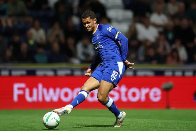 Brennan Johnson of Everton scores