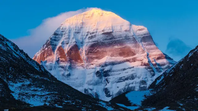 ibet. Mount Kailash. North face