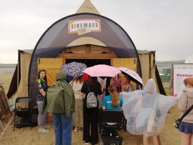 sinemaes