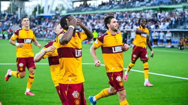 Tawanda Maswanhise celebrates scoring for Motherwell