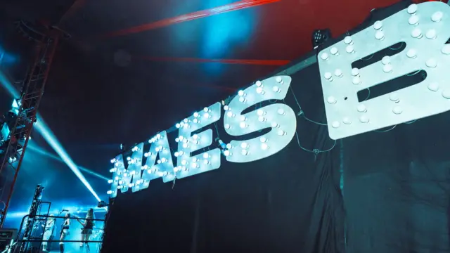 Maes B