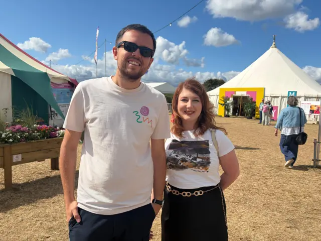 Dan a Llinos o Lyfrgell Genedlaethol Cymru