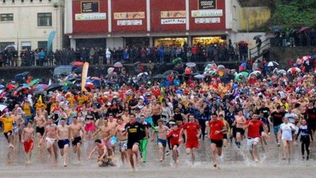 Tenby swimmers Boxing Day