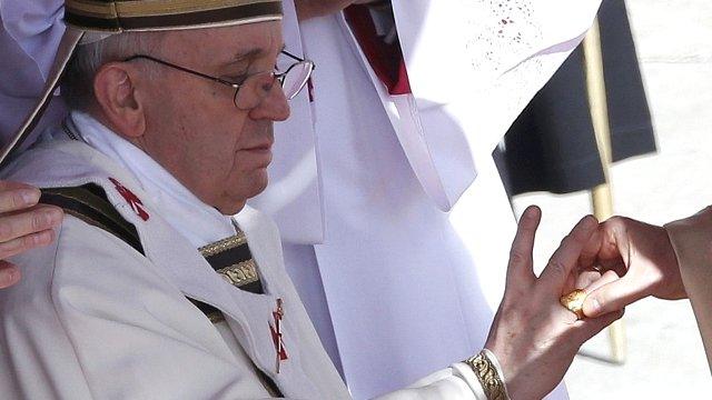 Fisherman's Ring placed on the finger of Pope Francis