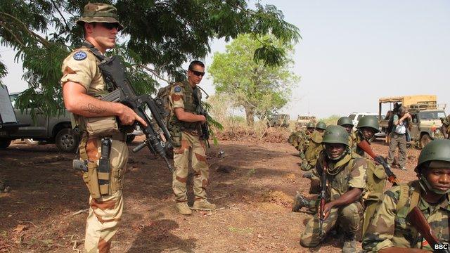 Malian troops being trained by EU, May 2013