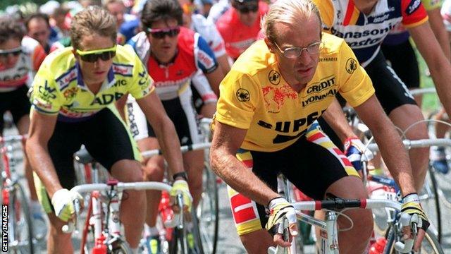 Greg Lemond (left) and Laurent Fignon during the 1989 Tour de France