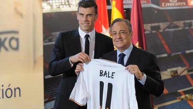 Gareth Bale and Florentino Perez, holding Bale's new Real Madrid shirt