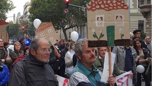 People demonstrate in support of homeless people, Budapest, 30/09/13